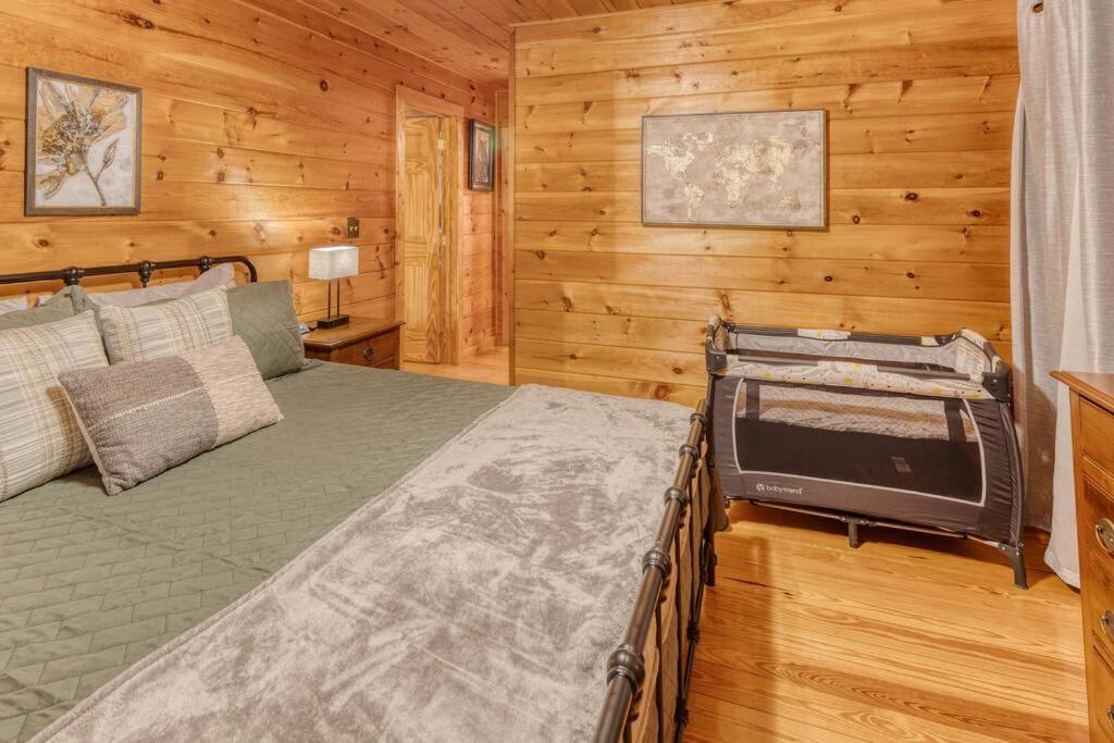 Mtn Cabin Sleeps 10 - 5 Mins To Fishing & Camping Ellijay Exterior photo