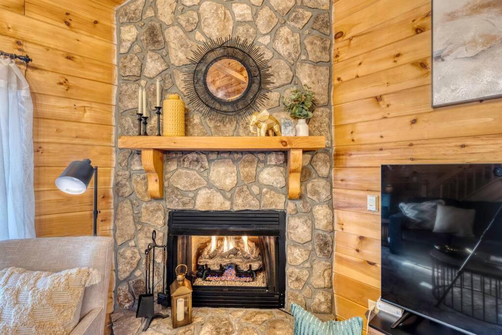 Mtn Cabin Sleeps 10 - 5 Mins To Fishing & Camping Ellijay Exterior photo