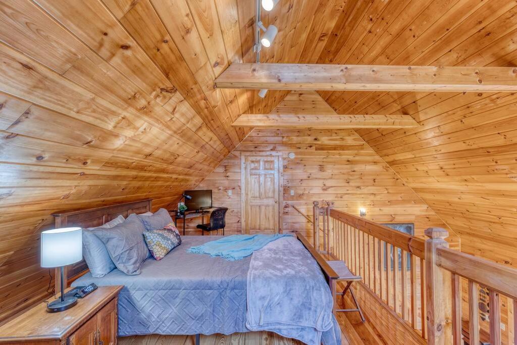 Mtn Cabin Sleeps 10 - 5 Mins To Fishing & Camping Ellijay Exterior photo