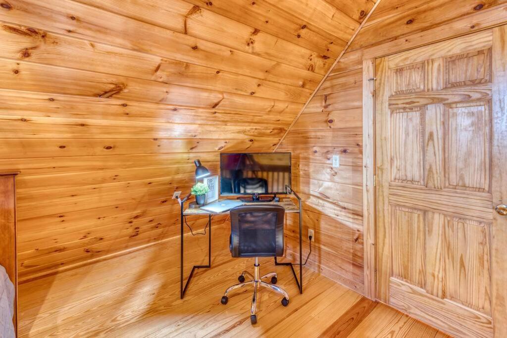 Mtn Cabin Sleeps 10 - 5 Mins To Fishing & Camping Ellijay Exterior photo