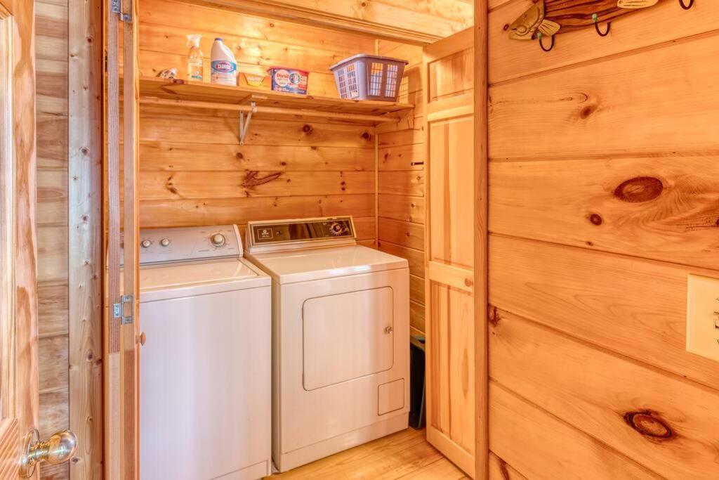 Mtn Cabin Sleeps 10 - 5 Mins To Fishing & Camping Ellijay Exterior photo
