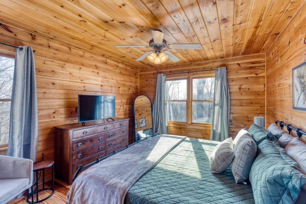 Mtn Cabin Sleeps 10 - 5 Mins To Fishing & Camping Ellijay Exterior photo