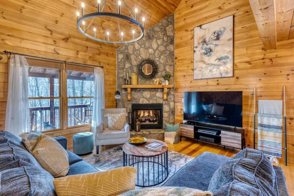 Mtn Cabin Sleeps 10 - 5 Mins To Fishing & Camping Ellijay Exterior photo